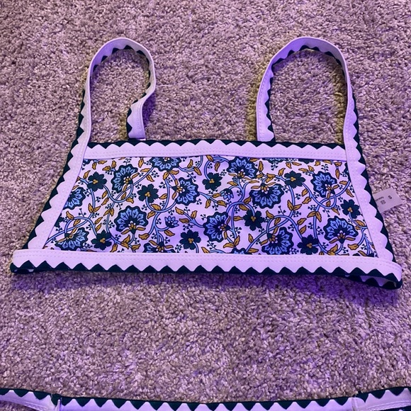 Bikini - Picture 3 of 4